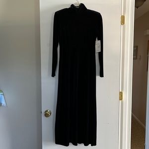 ♥️Long sleeve GORGEOUS black VELVET turtleneck dress.